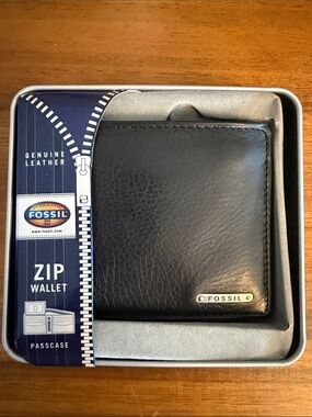 Fossil Black Leather Zip Card Wallet